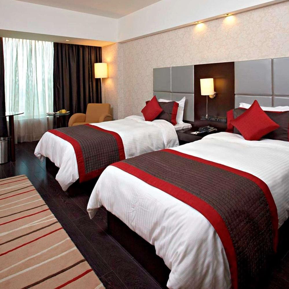 Radisson Hotel Sector 29 Gurugram Гургаон Екстериор снимка