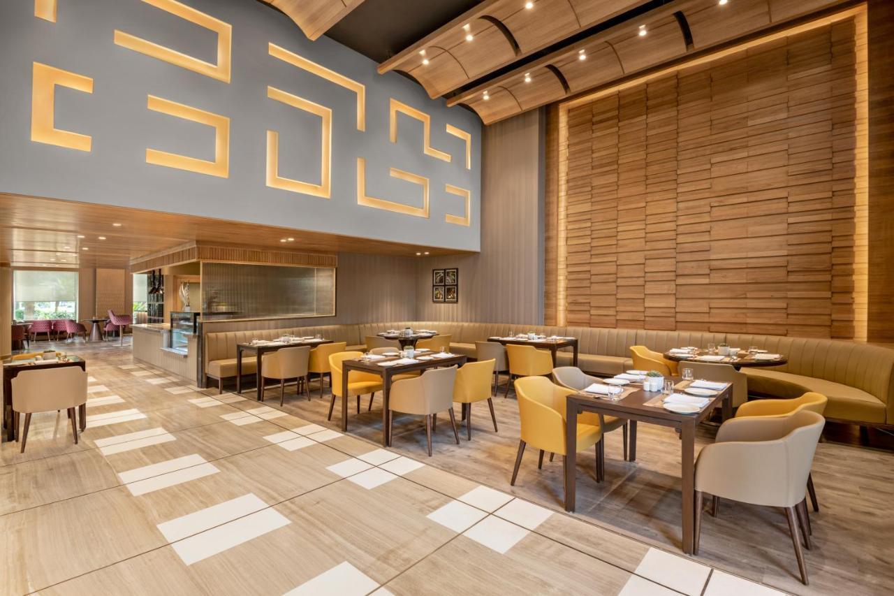 Radisson Hotel Sector 29 Gurugram Гургаон Екстериор снимка