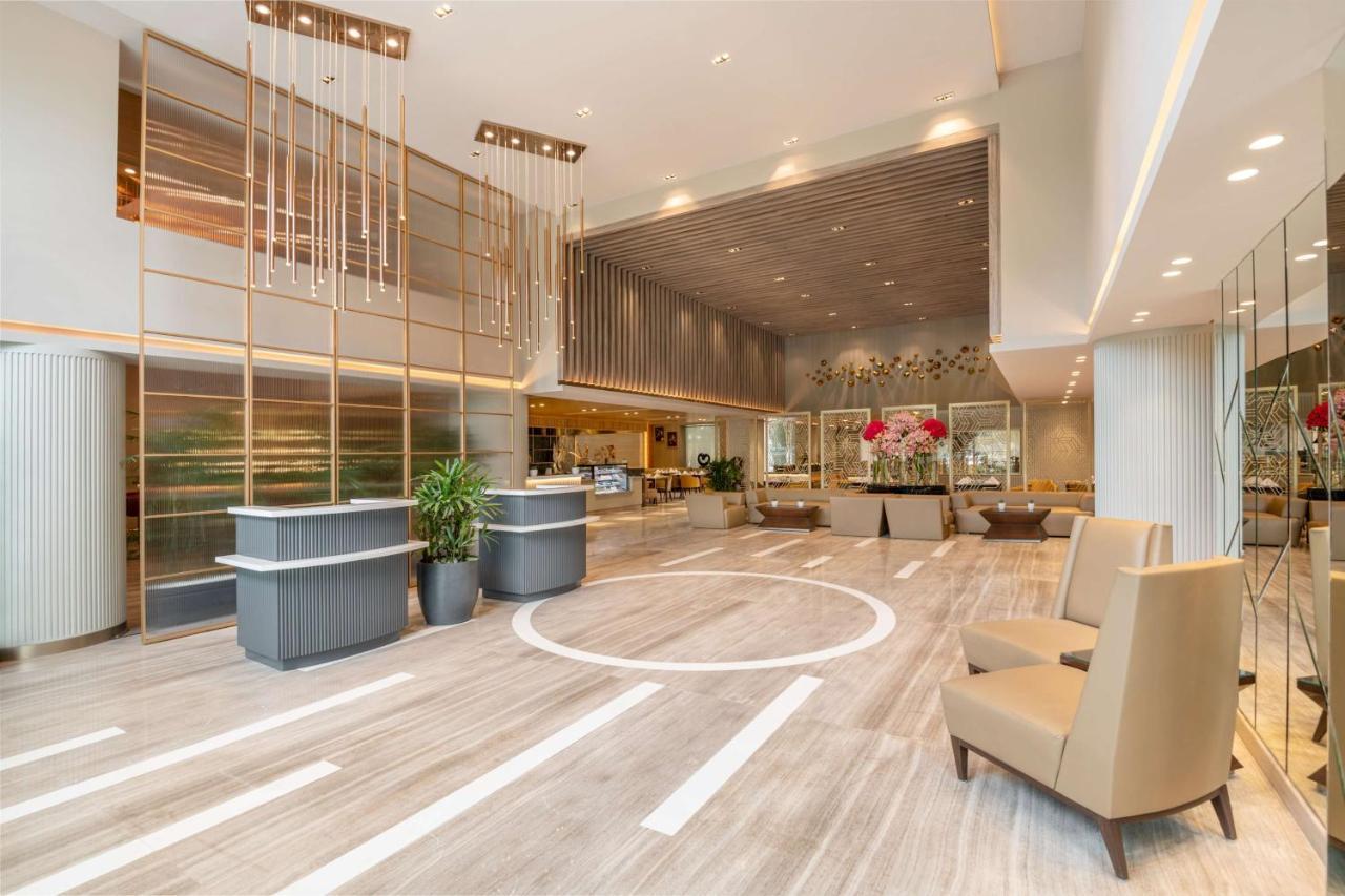 Radisson Hotel Sector 29 Gurugram Гургаон Екстериор снимка