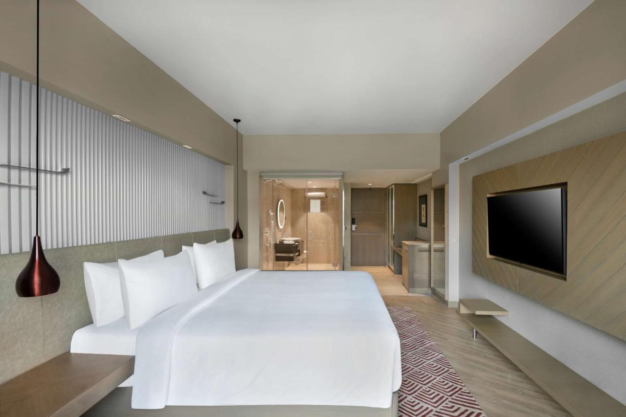 Radisson Hotel Sector 29 Gurugram Гургаон Екстериор снимка